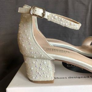 De Blossom Collection | Shoes | Allover Iridescent Pearl Low Block Heel  Sandals | Poshmark
